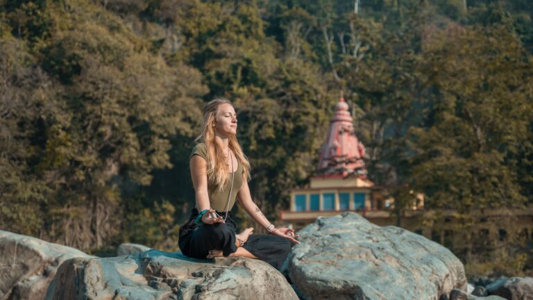 Read more about the article 2-Day Rishikesh Itinerary: Adventure & Spiritual Vibes