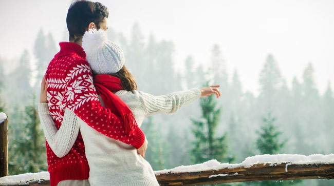 Read more about the article Honeymoon Kashmir packages from Delhi: Plan a Romantic Trip Without Breaking the Bank
